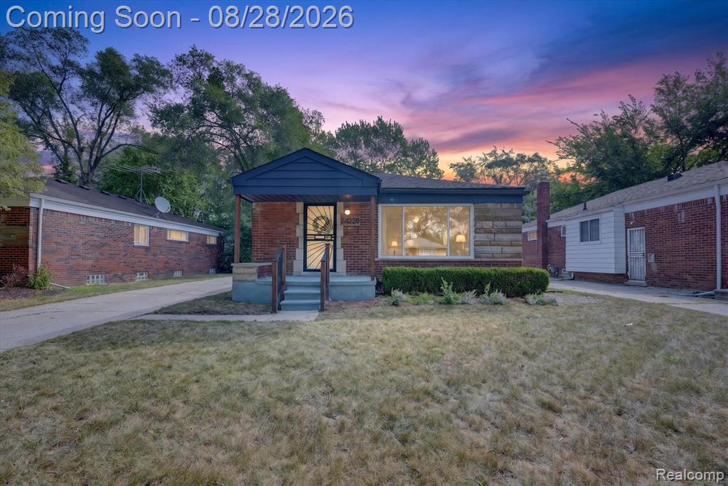 24220 Scotia Road, Oak Park, MI 48237