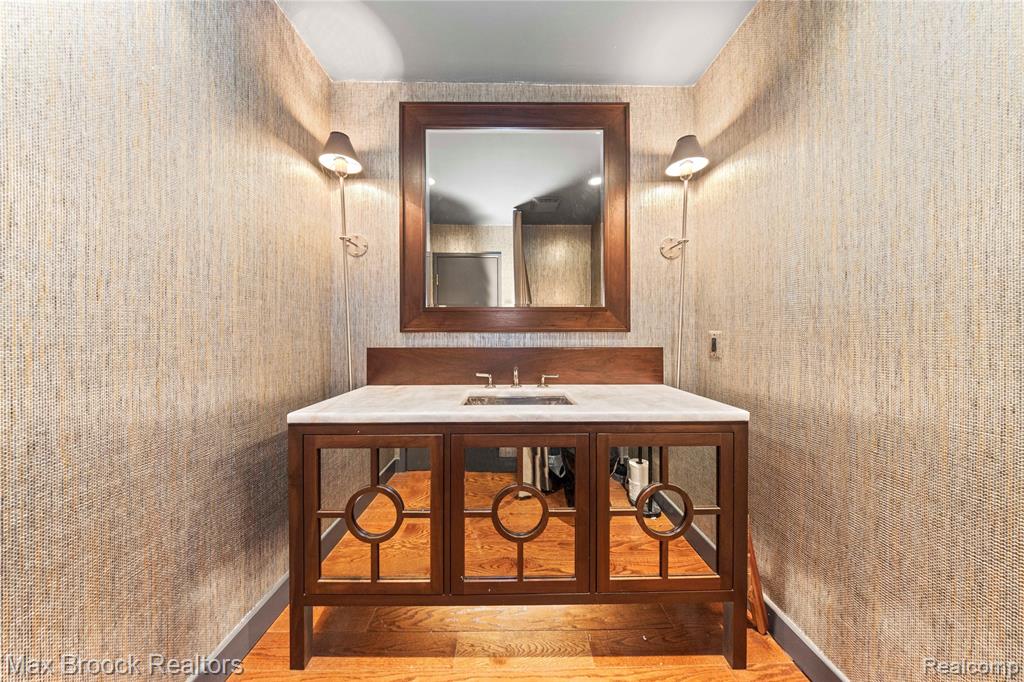 6067 Charles Drive, West Bloomfield, MI — Photo 26