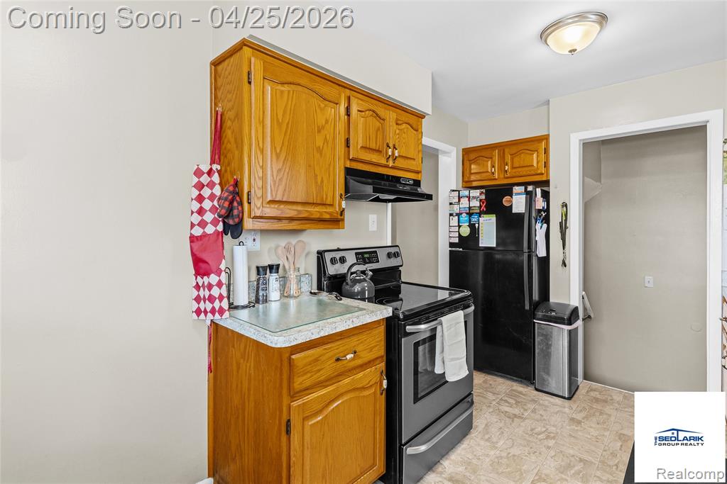 24909 Saxony Avenue, Eastpointe, MI 48021 — Photo 21