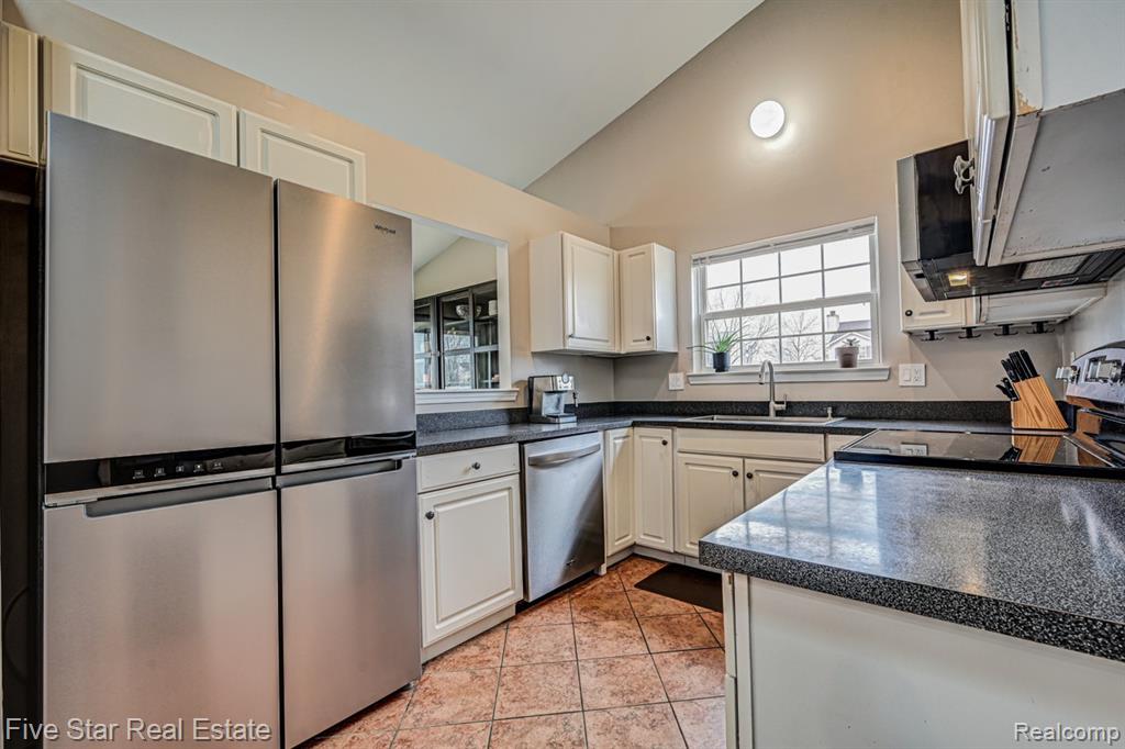 7511 BERMUDA DUNES, Ypsilanti, MI 48197 — Photo 16