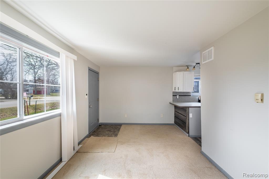 1377 Allen Street, Burton, MI 48529 — Photo 9