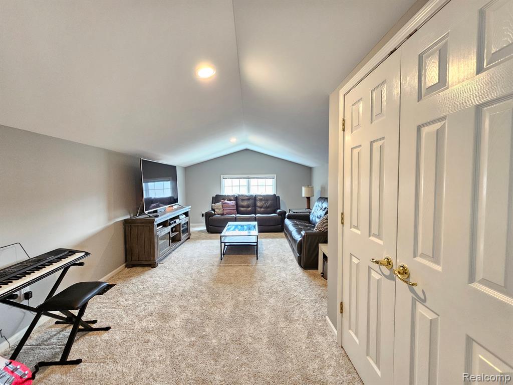 51094 PLYMOUTH LAKE, Plymouth, MI 48170 — Photo 31