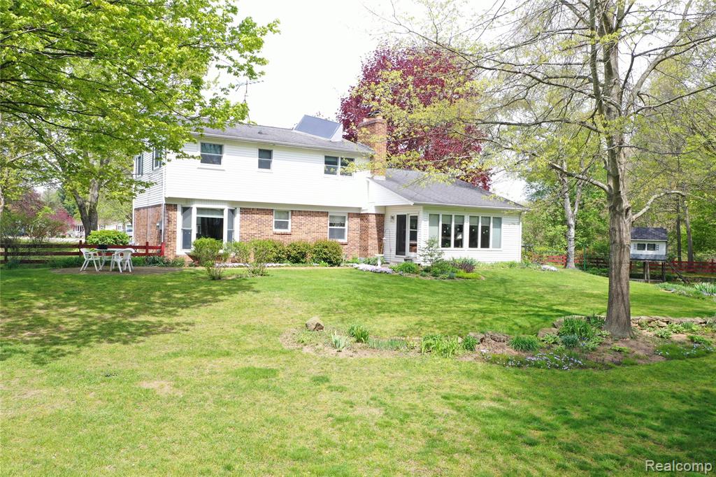 2676 Porcupine Trail, Lapeer, MI 48446 — Photo 68