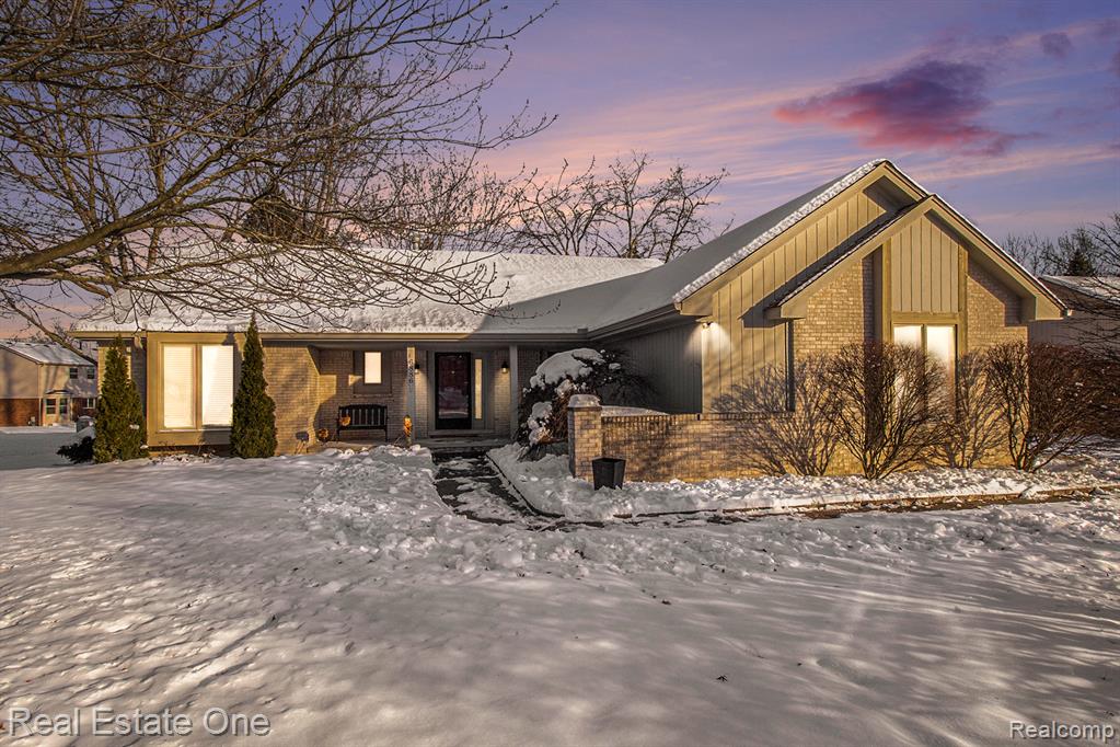 6886 High Oaks Drive, Troy, MI 48098 — Photo 27