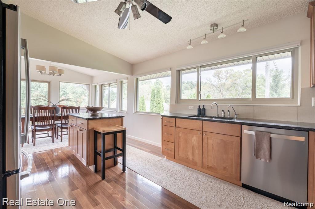2728 DEVONSHIRE, Leonard, MI 48367 — Photo 13