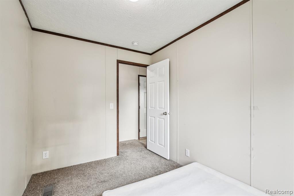 4726 Harrow Court, Sterling Heights, MI 48310 — Photo 18