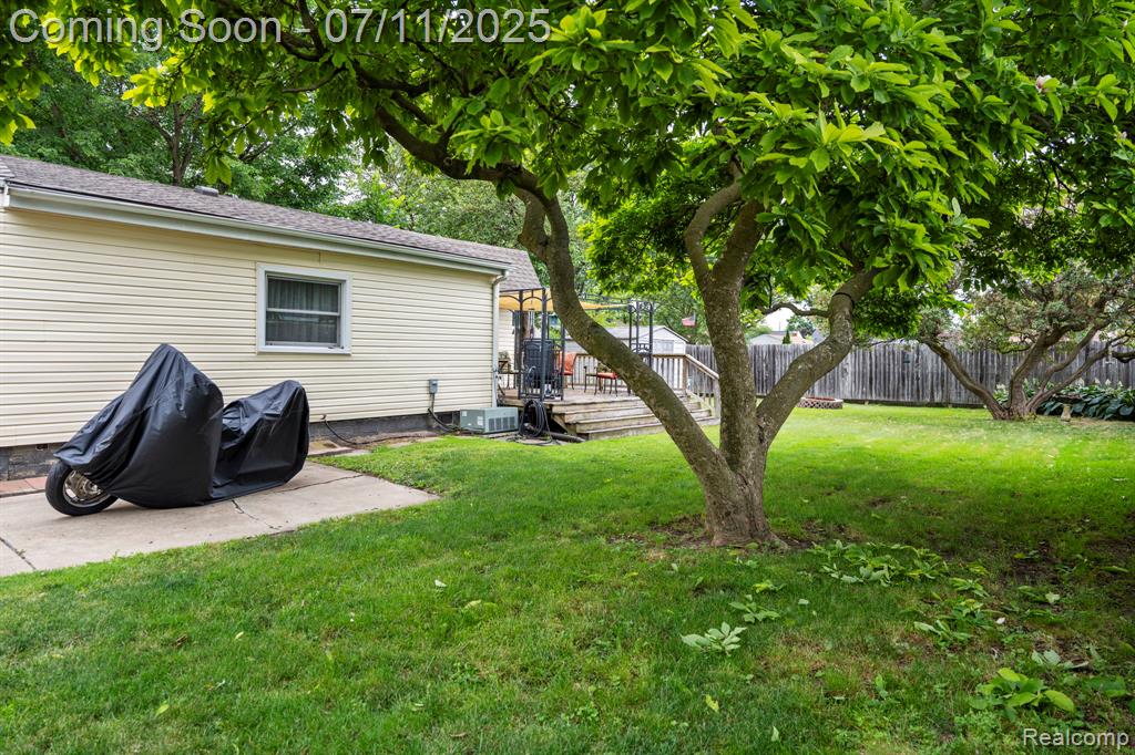7557 Standard, Center Line, MI 48015 — Photo 4
