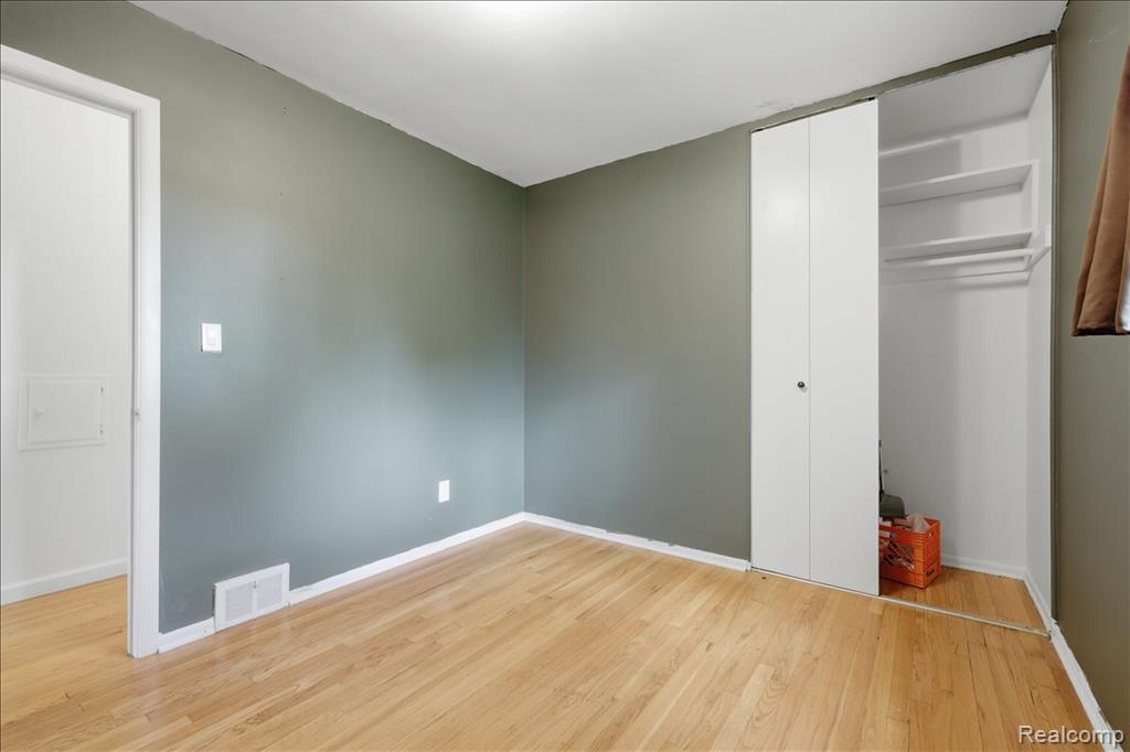 28146 Park Court, Madison Heights, MI 48071 — Photo 24
