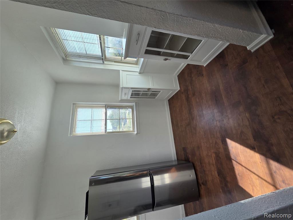 1360 Seward Street - Photo 4