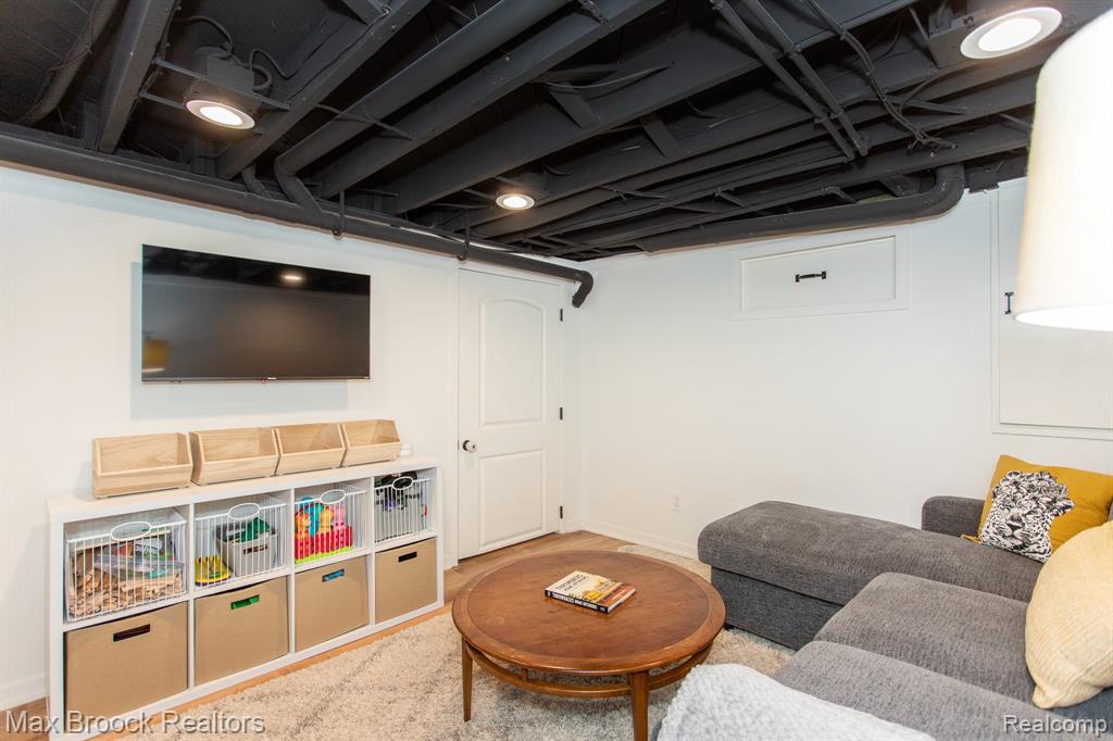 924 N Maple Avenue, Royal Oak, MI 48067 — Photo 53