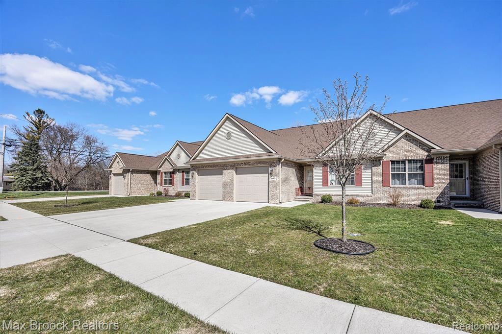 205 JONATHON Drive, Almont, MI 48003 — Photo 4