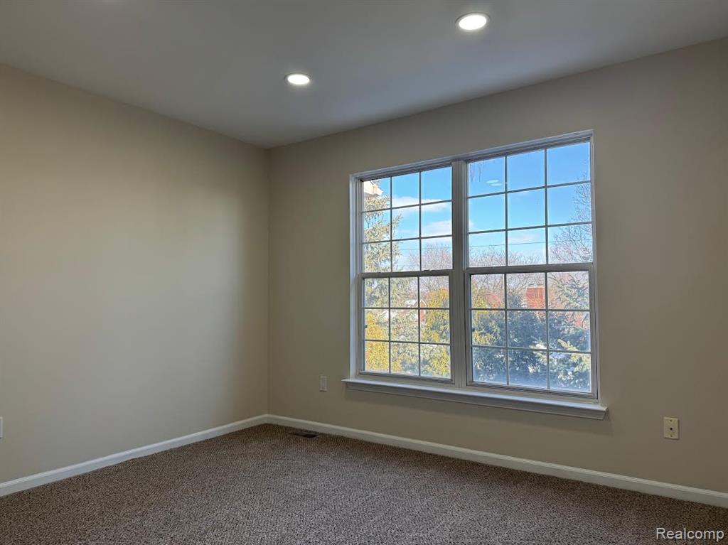 4790 MADDIE Lane, Dearborn, MI 48126 — Photo 16