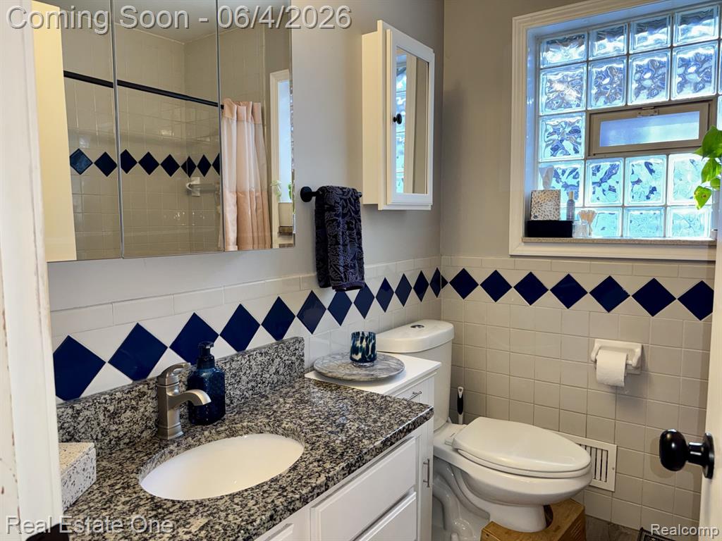 311 W Brockton Avenue, Madison Heights, MI 48071 — Photo 29