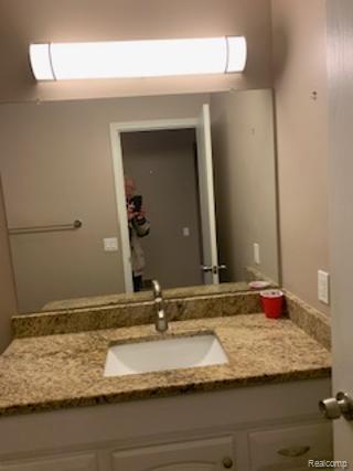 5682 Stonington Court, West Bloomfield, MI — Photo 13