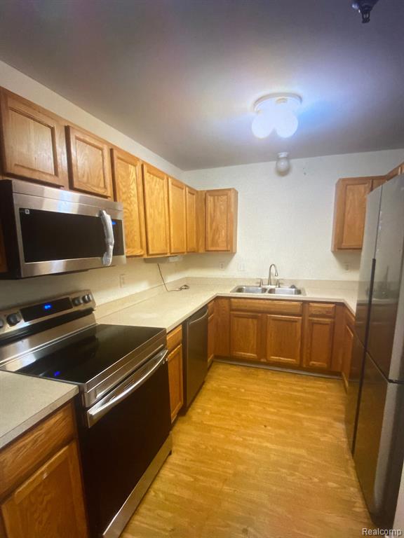 23256 CORNERSTONE VILLAGE Drive, Southfield, MI 48075 — Photo 3