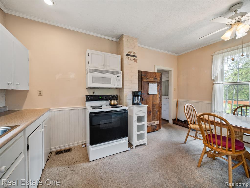 4730 Golf Club Road, Howell, MI 48843 — Photo 11