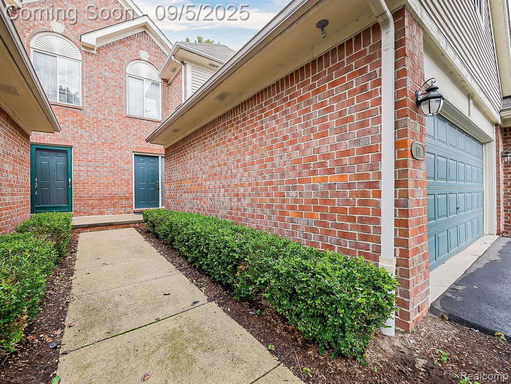617 Macwilliams Lane, Royal Oak, MI 48067 — Photo 2