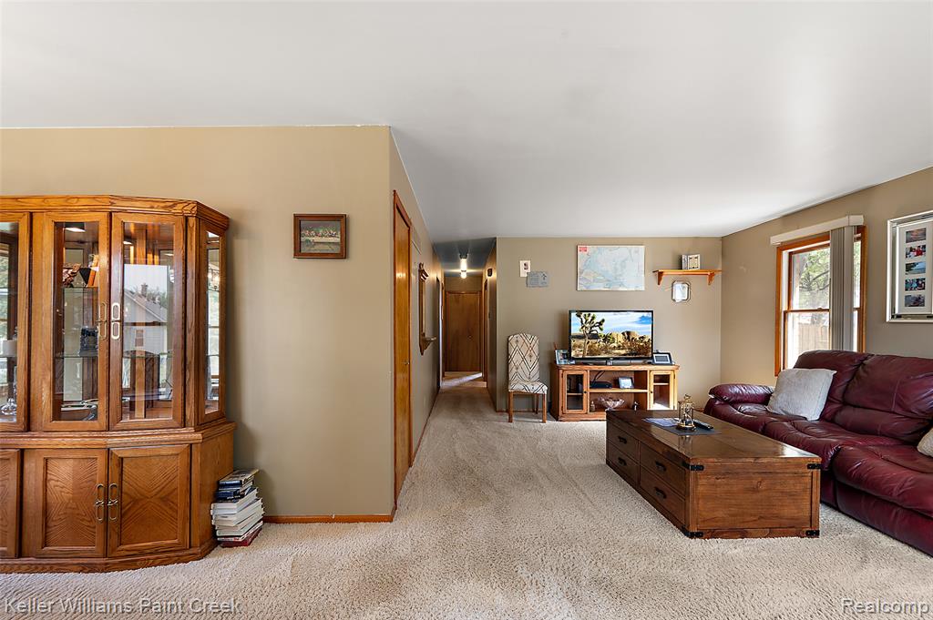 436 Orchard Street, Wyandotte, MI 48192 — Photo 7
