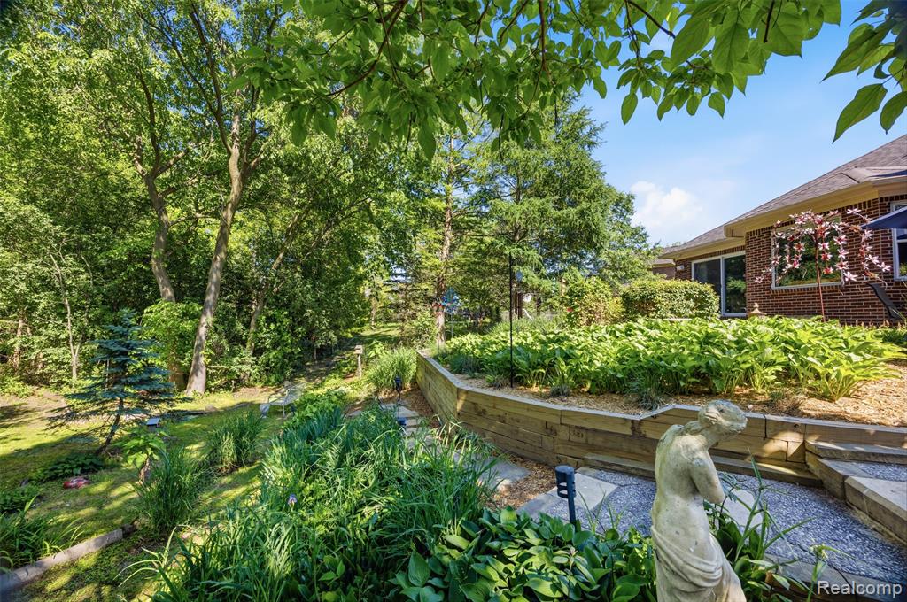 47041 Hidden River Circle N, Canton, MI 48188 — Photo 49