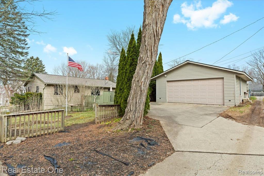 606 HICKORY Street, Milford, MI 48381 — Photo 24