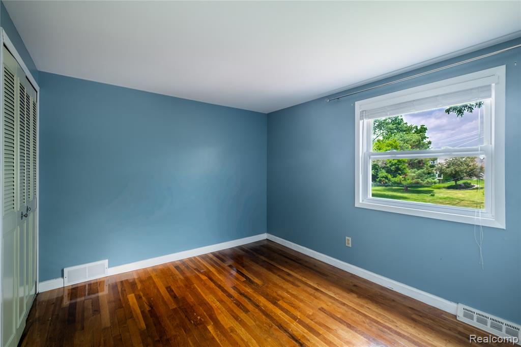 4191 Knollwood Drive, Grand Blanc, MI 48439 — Photo 25