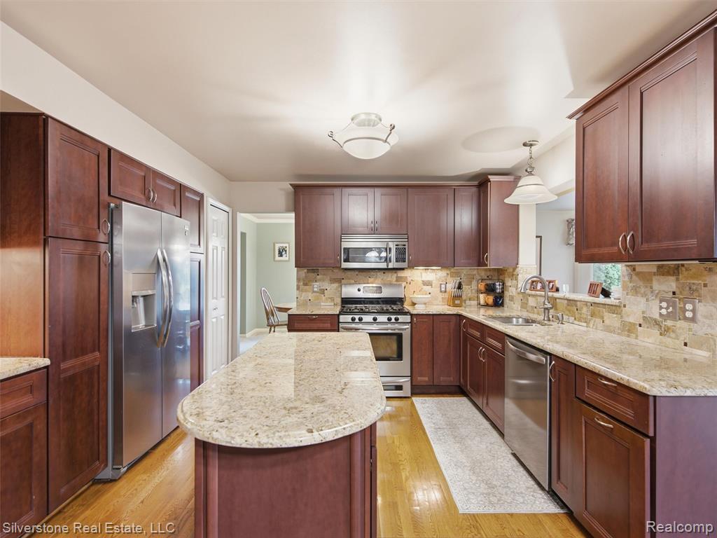 6577 Edith Court, Troy, MI 48085 — Photo 22
