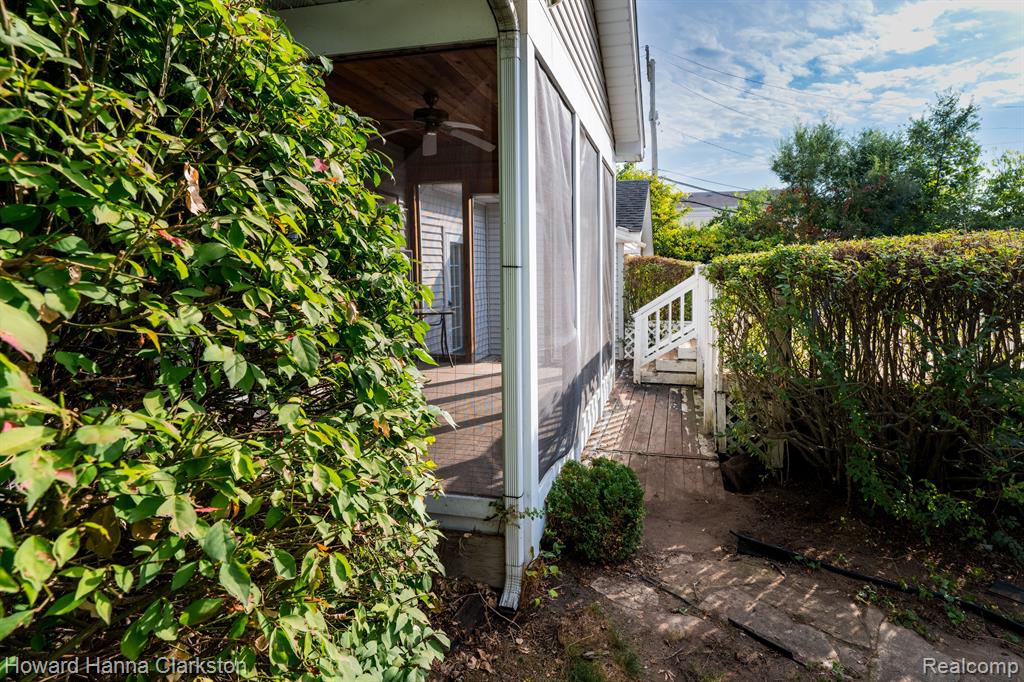 6183 Jameson Drive, Waterford, MI 48329 — Photo 18