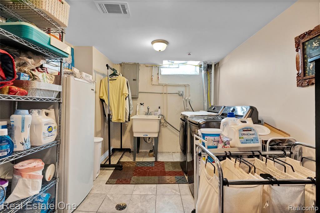 33395 Florence Street, Garden City, MI — Photo 32