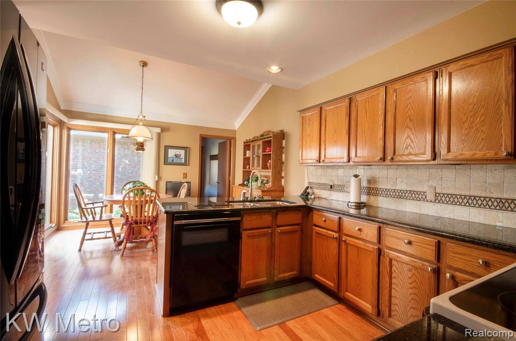 42664 Jason Court, 88, Sterling Heights, MI 48313 — Photo 4