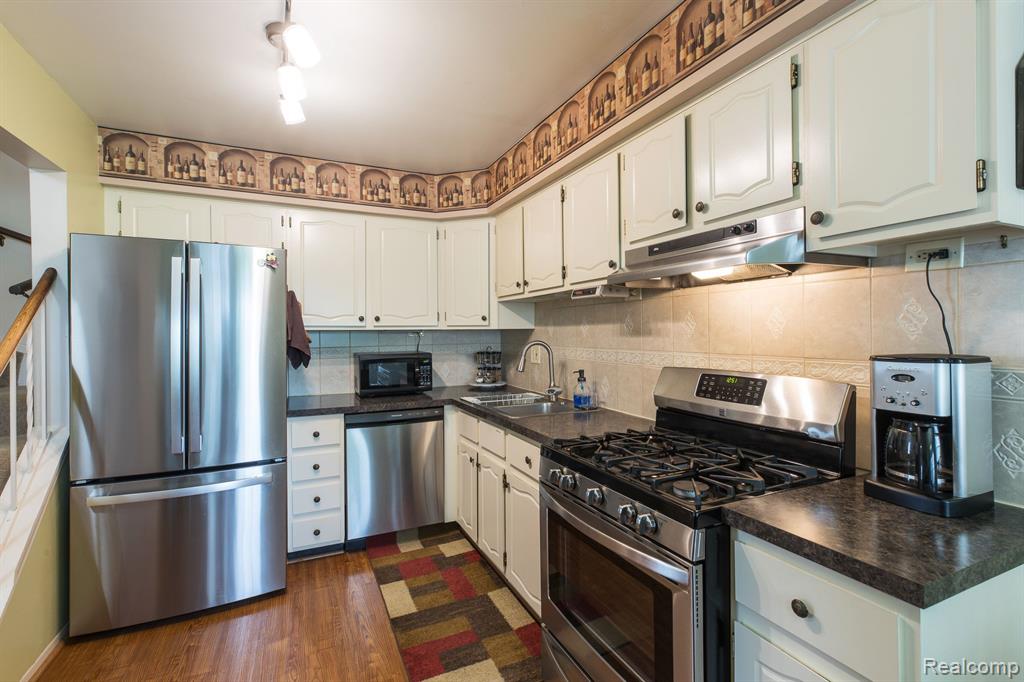 41769 ONAWAY Drive, Northville, MI 48167 — Photo 7
