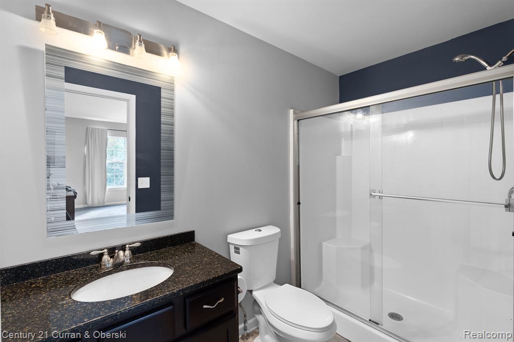 23046 WILLIAMSBURG Circle, Woodhaven, MI 48183 — Photo 12
