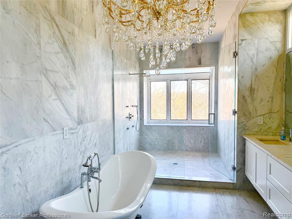 4692 W Wickford, Bloomfield Hills, MI 48302 — Photo 25