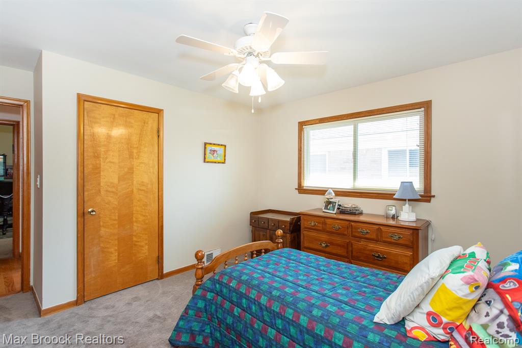 14271 Lincoln Street, Oak Park, MI 48237 — Photo 22