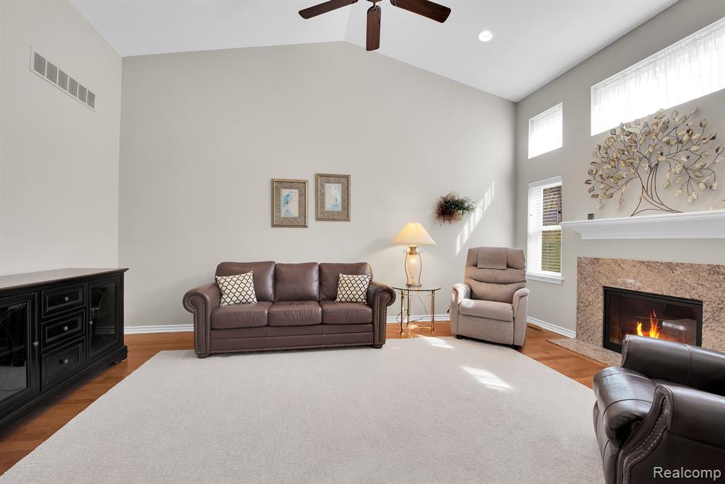 9549 KINGSWAY Circle, Clarkston, MI 48348 — Photo 12