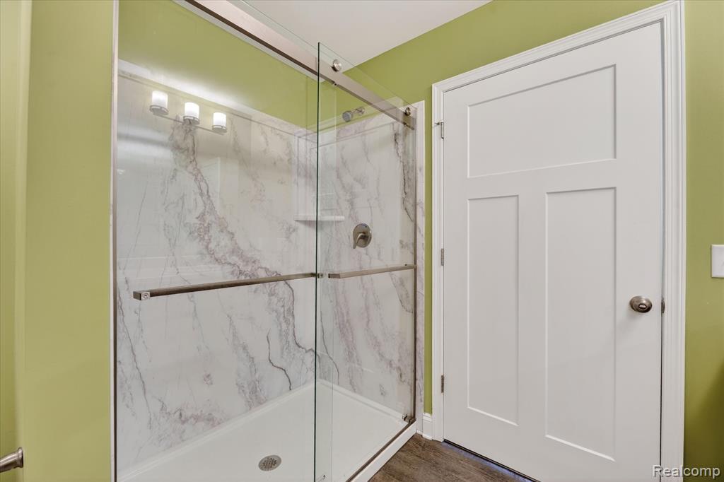 14131 Eastview Drive, Fenton, MI 48430 — Photo 37