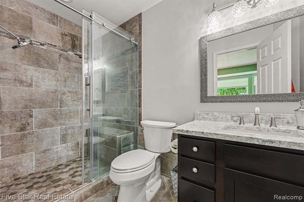 6838 Fox Lane, Waterford, MI 48327 — Photo 18