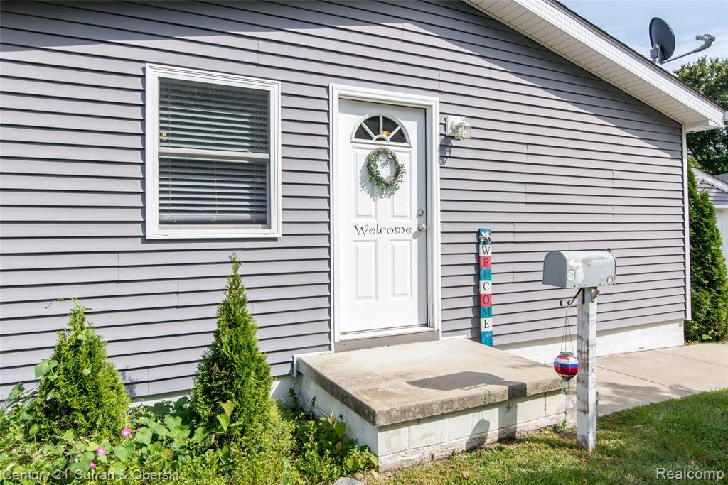 716 Ternes Road, Tecumseh, MI 49286 — front exterior