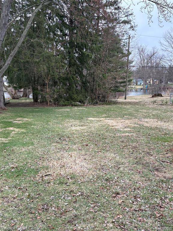 138 N Holcomb Road, Clarkston, MI