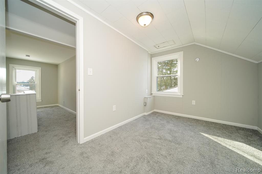 750 E Hayes Avenue, Hazel Park, MI 48030 — Photo 45