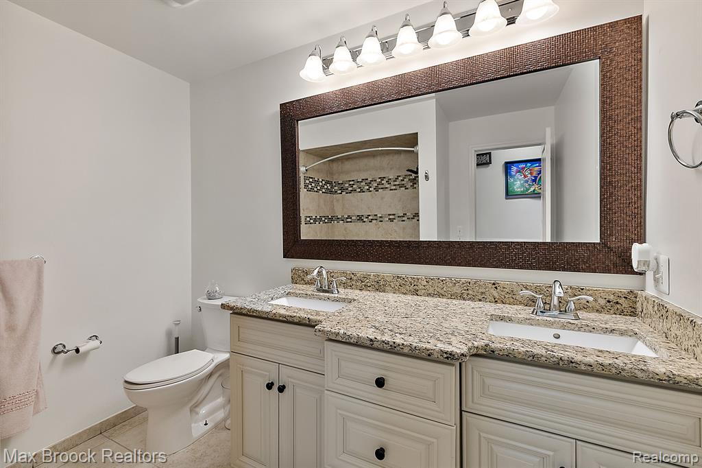 4384 SUNNINGDALE Drive, Bloomfield Hills, MI 48302 — Photo 31