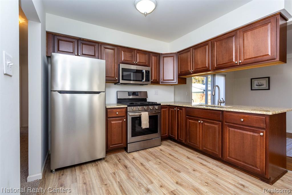 511 S Bryar Street, Westland, MI 48186 — Photo 16