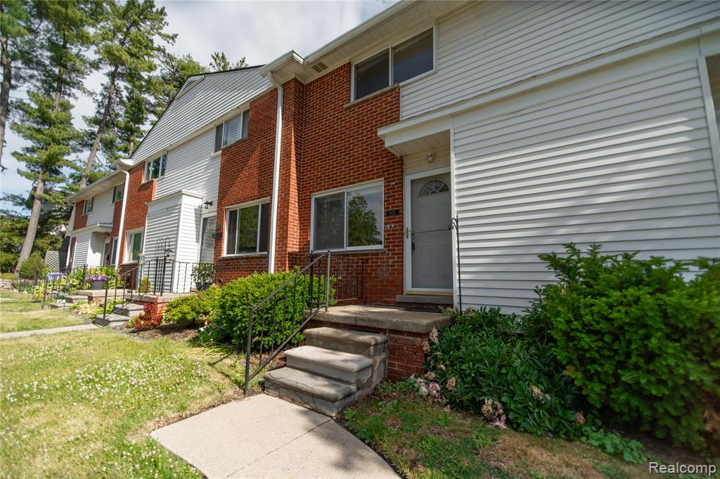 502 W Houstonia Avenue, Royal Oak, MI 48073 — Photo 2