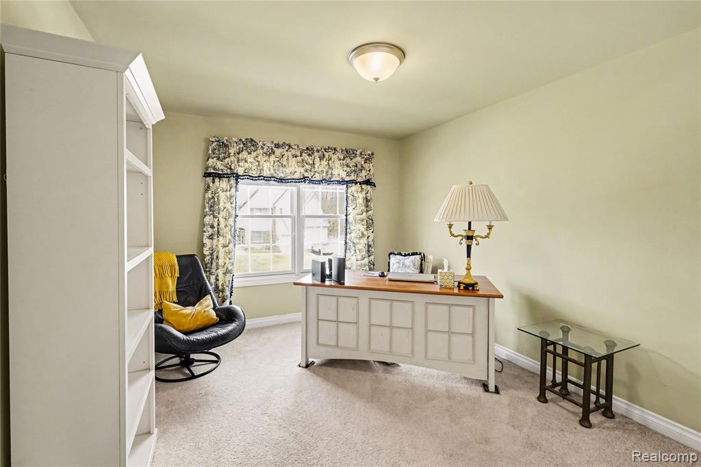 10229 Edgewood Drive, Grand Blanc, MI 48439 — Photo 14