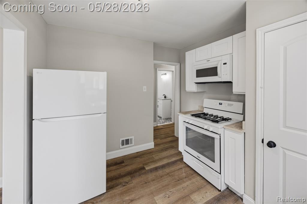 16510 Lesure Street, Detroit, MI 48235 — Photo 11