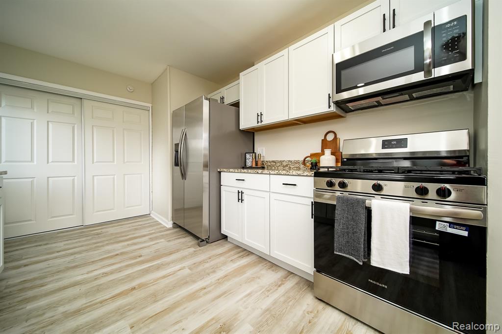 23817 Bredow Avenue, Trenton, MI 48174 — Photo 19