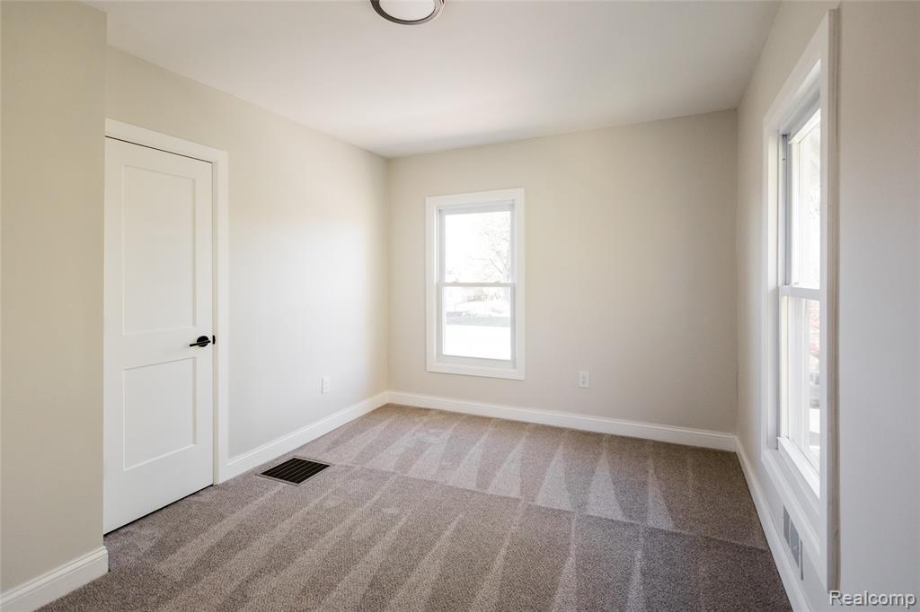 2592 Harding Street, Detroit, MI 48214 — Photo 34