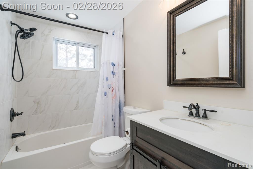 5737 Shetland Way, Waterford, MI 48327 — Photo 16