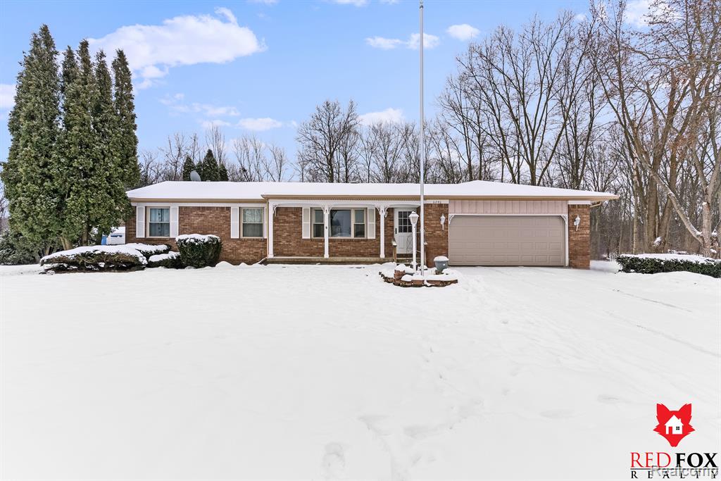 6246 KING ARTHUR Court, Swartz Creek, MI 48473 — Photo 3