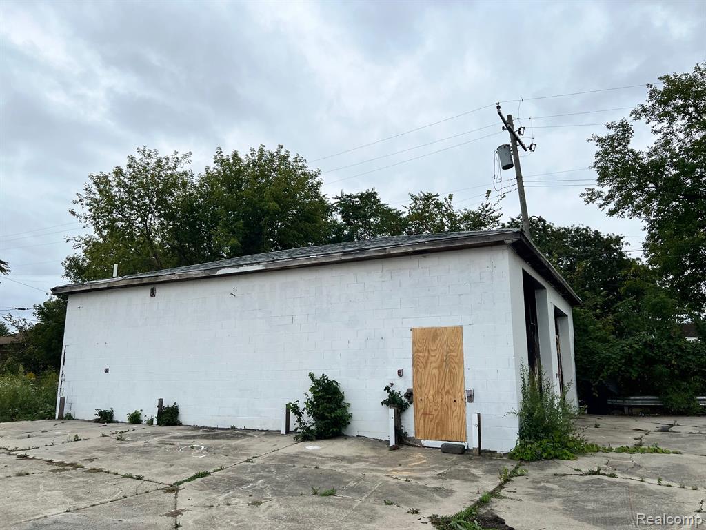 12098 FLANDERS Street, Detroit, MI 48205 — Photo 2