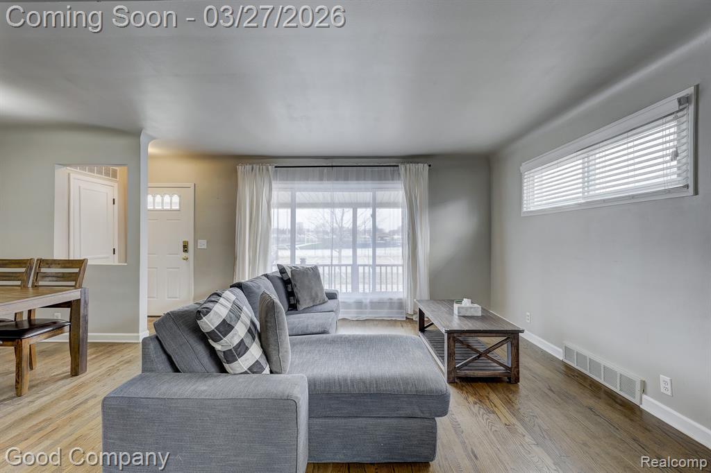 503 W Elmwood Avenue, Clawson, MI — Photo 4